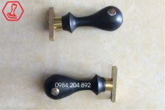 Dấu tên bằng đồng